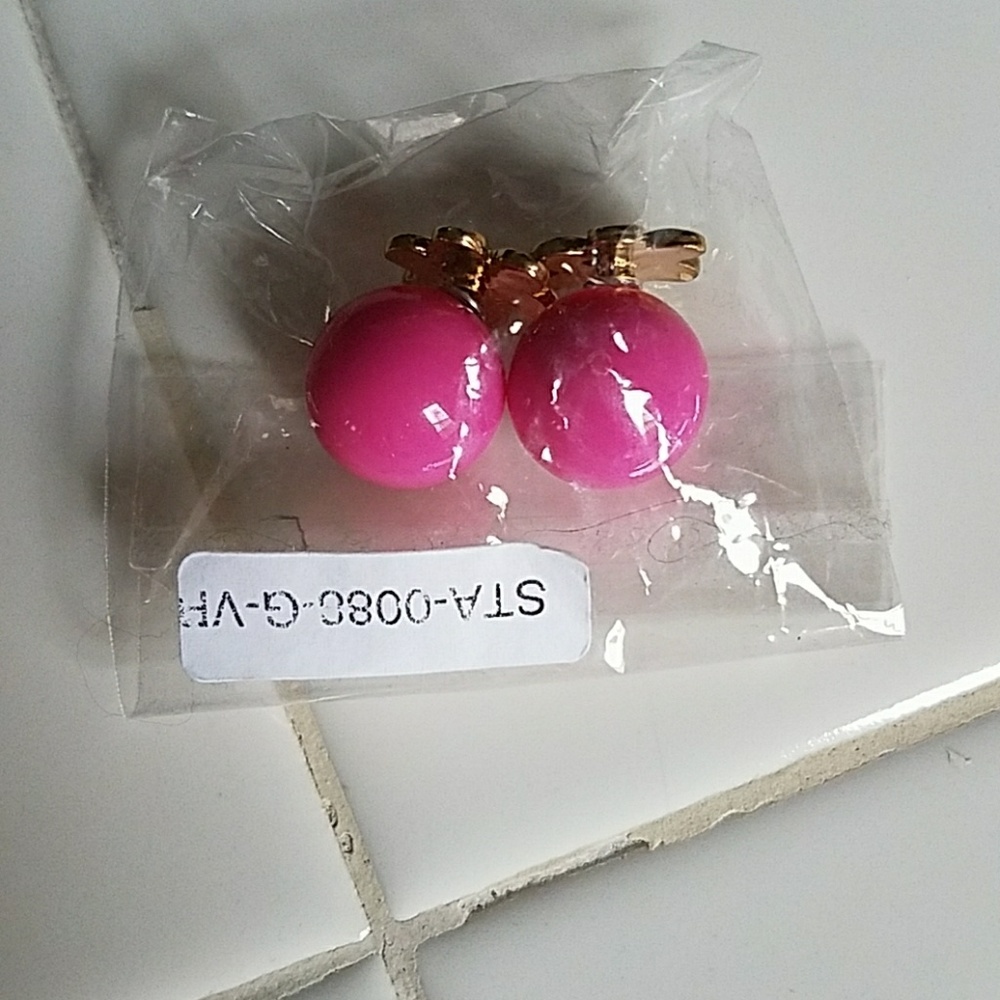 Beautiful earrings - Picture 2 of 5